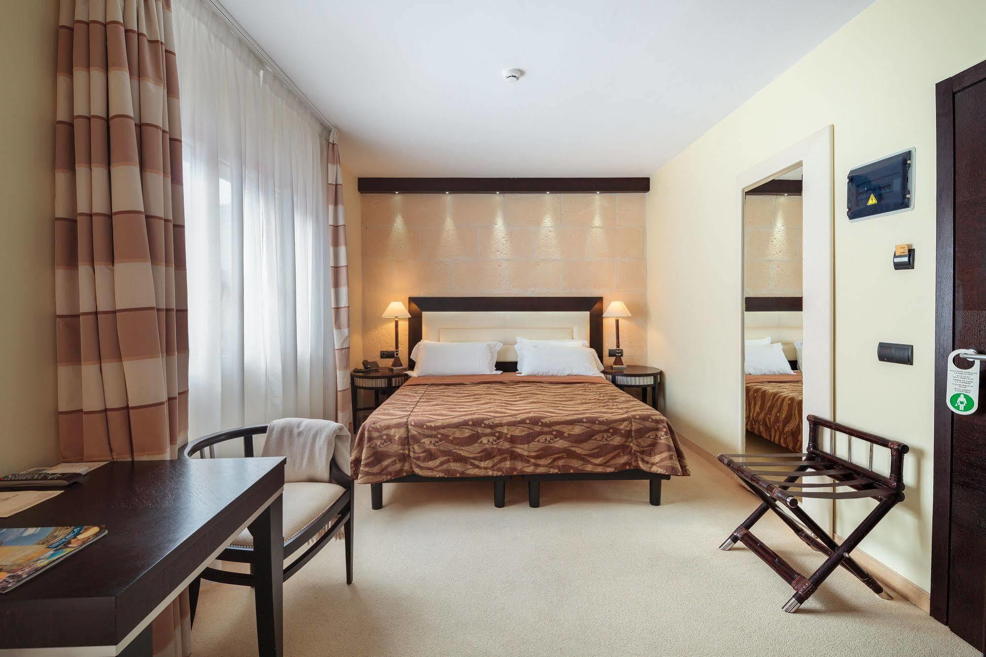 Hotel San Miguel 马翁 外观 照片